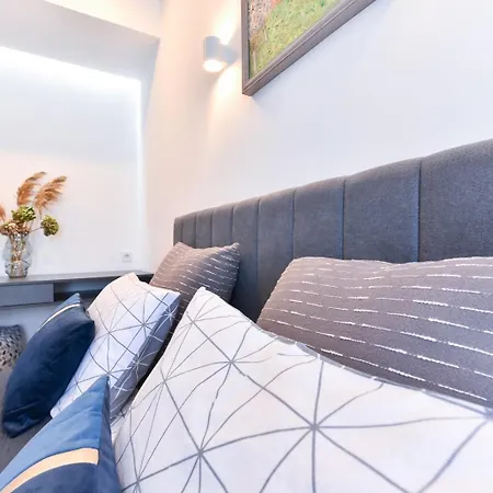 Lyana's One Bedroom Апартамент