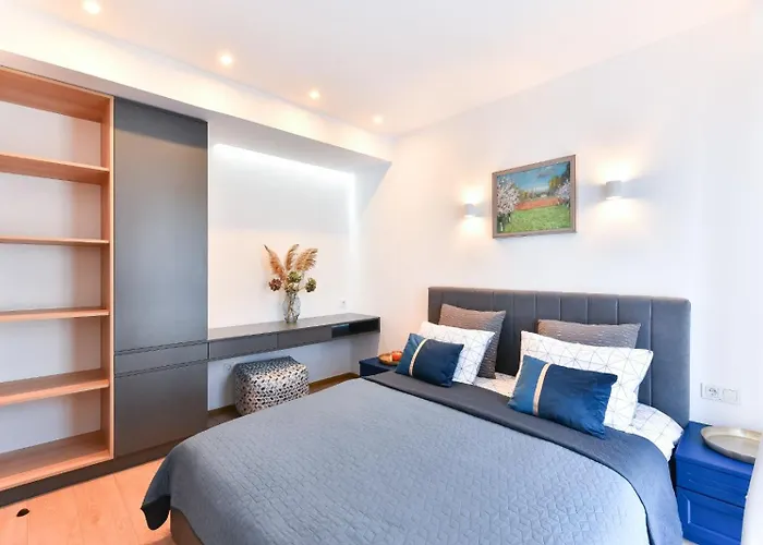 Lyana's One Bedroom Apartment *