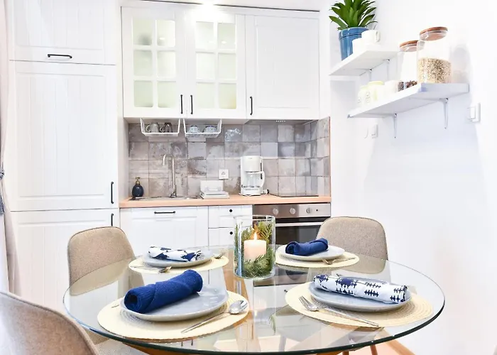 Lyana's One Bedroom Apartment *