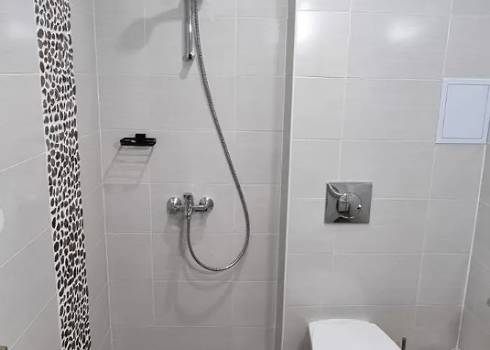 Lyana's One Bedroom Apartment *